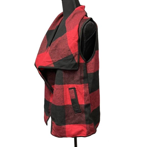 Flannel Vest Red & Black Buffalo Plaid Draping Open Front with Pockets - Picture 4 of 9